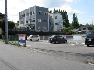 広明町・森駐車場