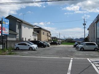 新町ウエモト駐車場